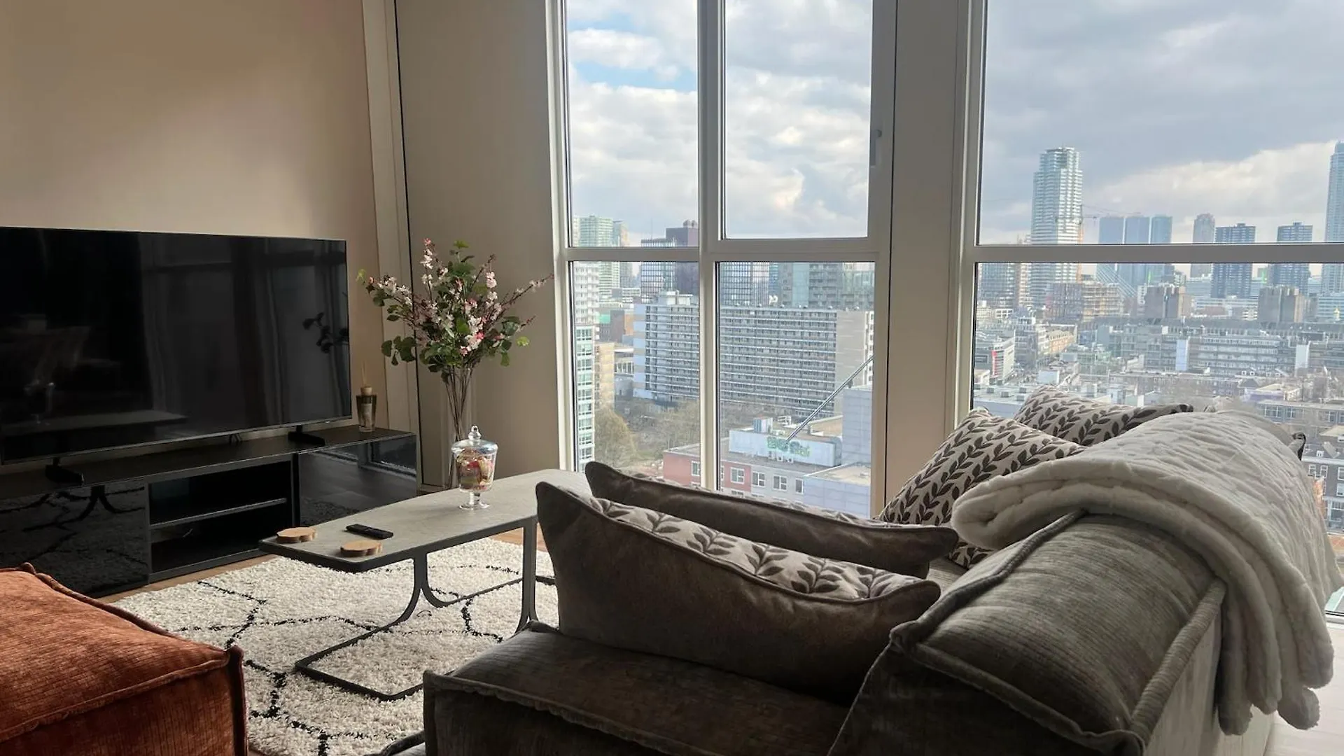 Luxury Apartment In The City Center Rotterdam Netherlands